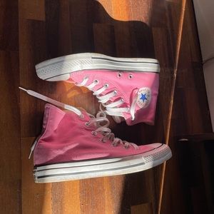pink converse